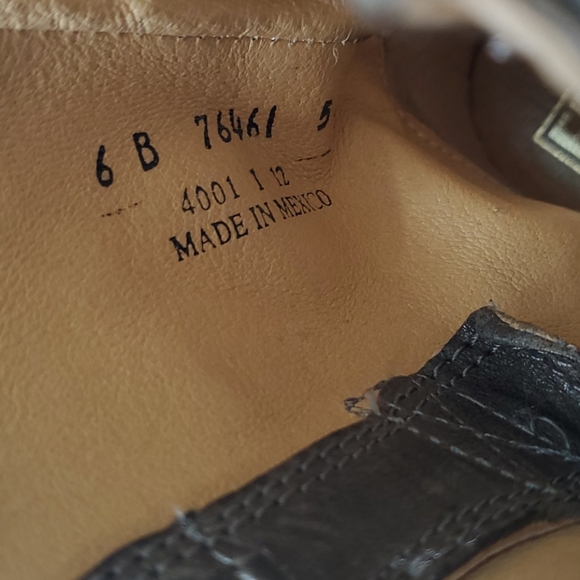 Frye booties size 6 B - Picture 2 of 4